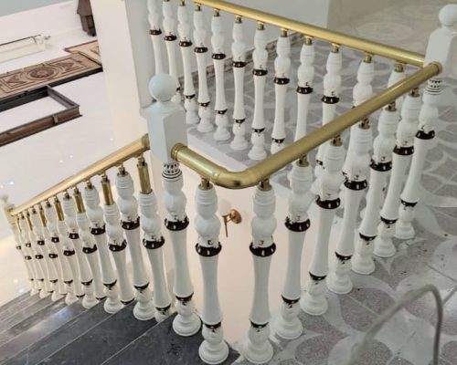 نرده چوبی ساده-ارزان ترین نرده بالکن