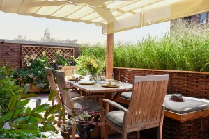 روف گاردن حیاط خلوت
